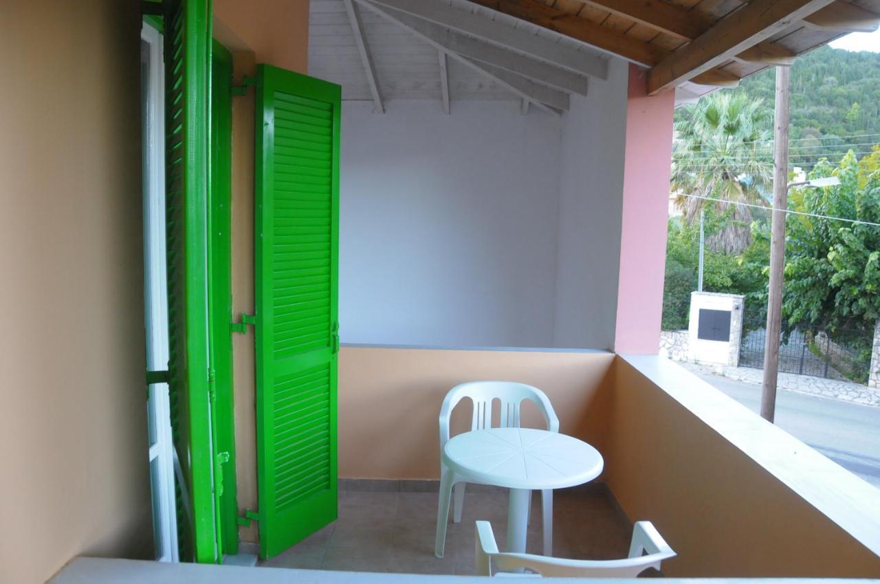 Chalikias Rooms Asprogerakata Exterior foto
